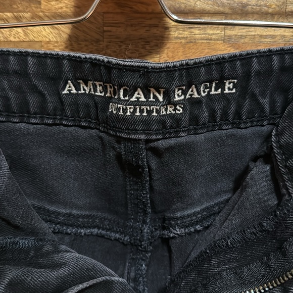 AMERICAN EAGLE tomgirl midi black distressed shorts - Picture 3 of 7
